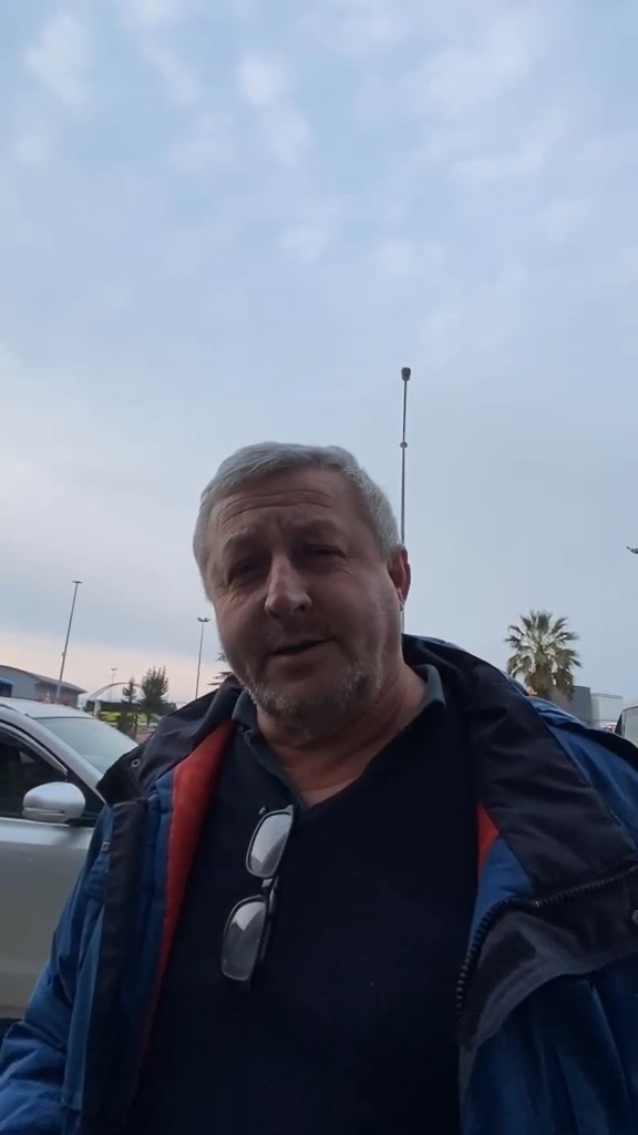 Bordo mavili taraftar herkesi güldürdü